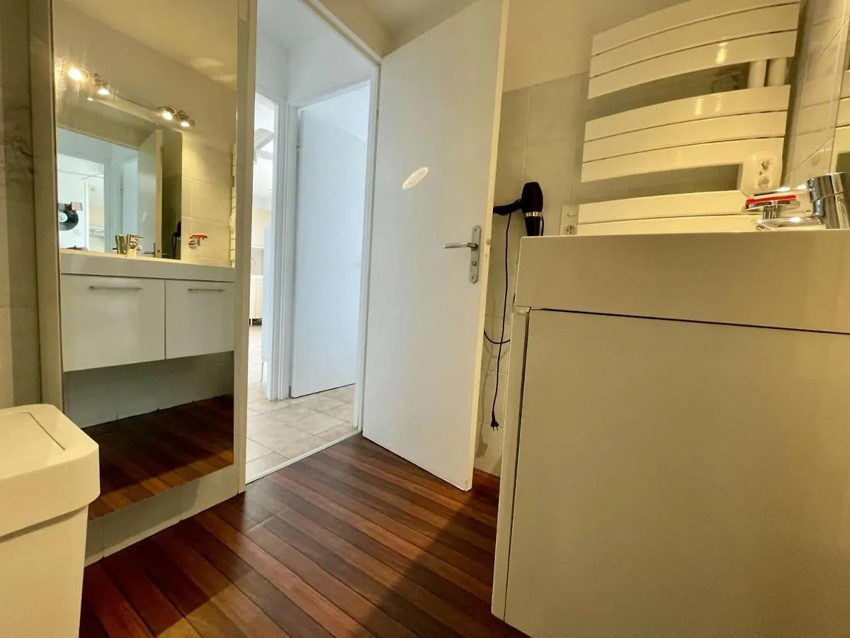 Superbe Apt 2P Front De Mer Pour 4 Pers Avec Terrasse - Cavalaire-Sur-Mer - Fr-1-226B-162 フランス